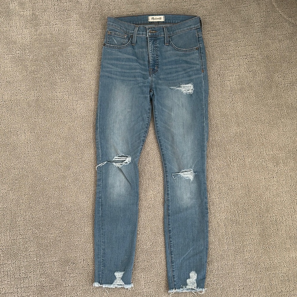Madewell 9” High Rise Skinny Crop Jean, size 26, light wash distressed